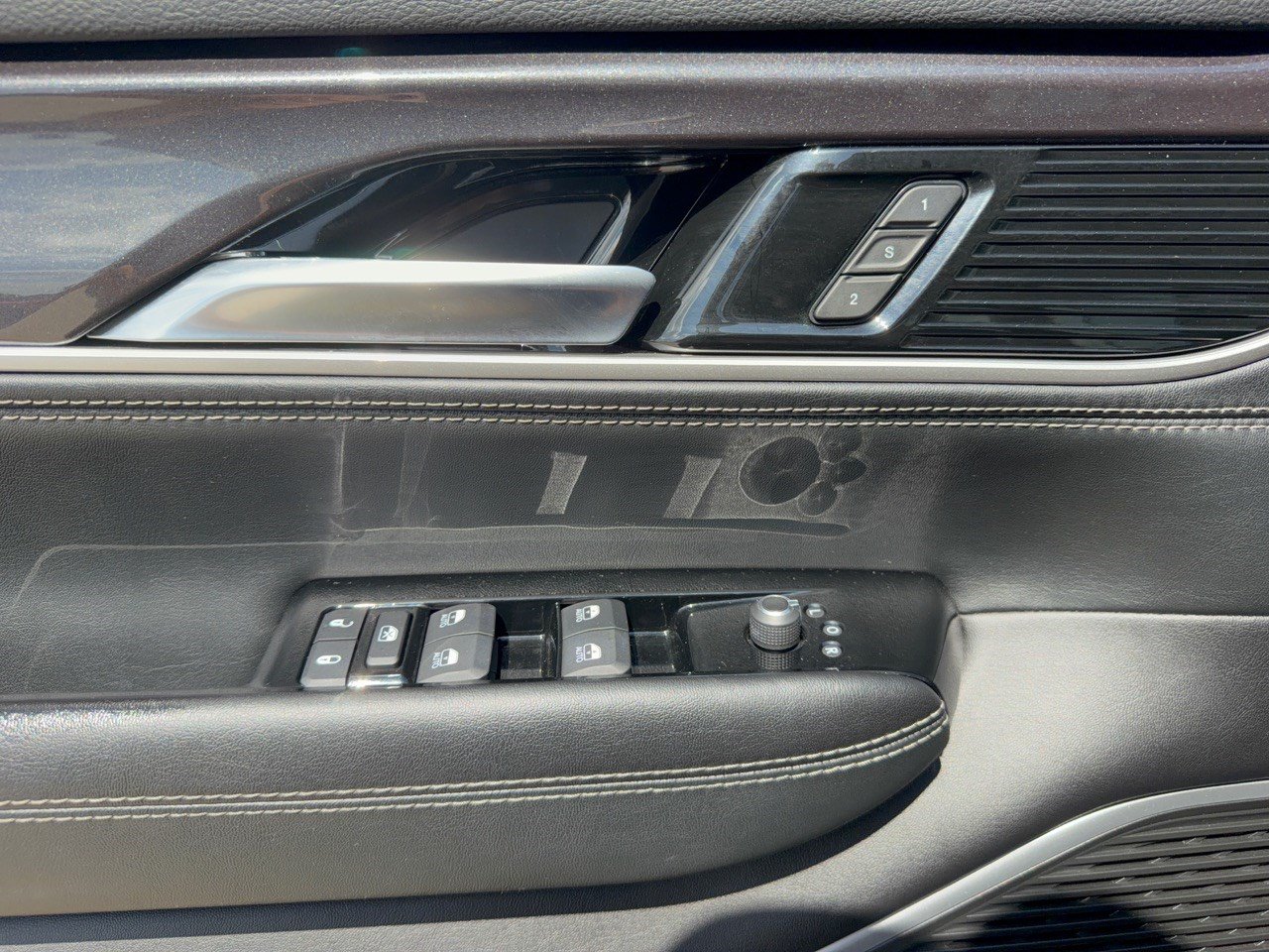 Used 2024 Jeep Wagoneer 2WD image 15