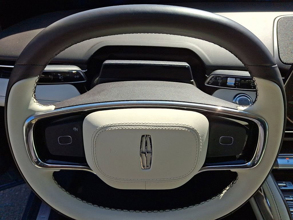 Used 2025 Lincoln Nautilus Black Label AWD/4WD image 20