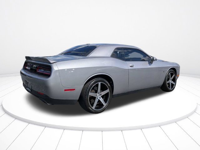 Used 2018 Dodge Challenger R/T RWD image 3