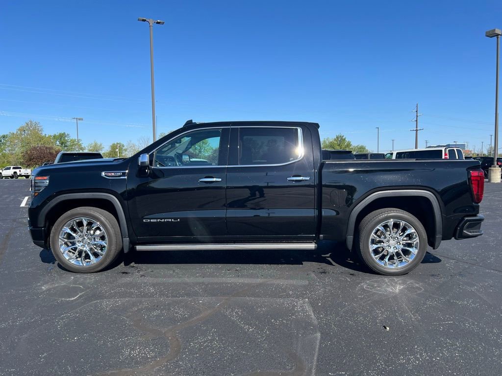 Used 2023 GMC Sierra 1500 Denali AWD/4WD image 3