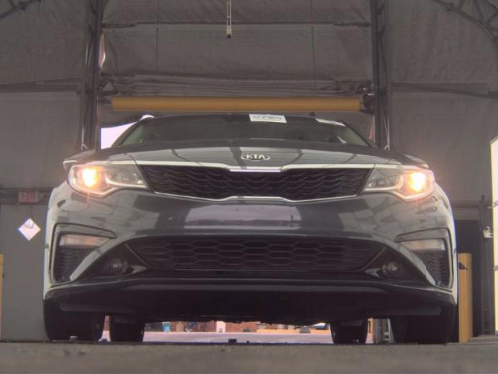 Used 2020 Kia Optima S image 3