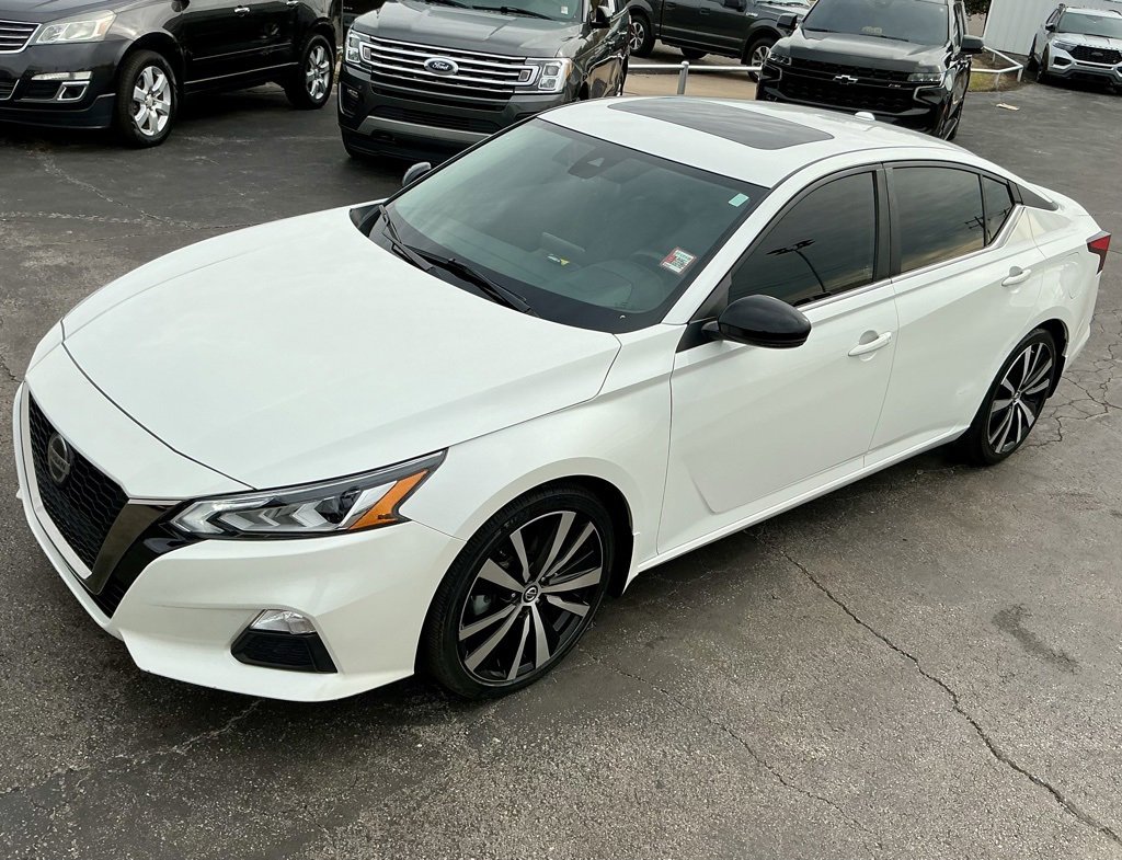 Used 2021 Nissan Altima 2.5 SR w/ SR Premium Package image 5