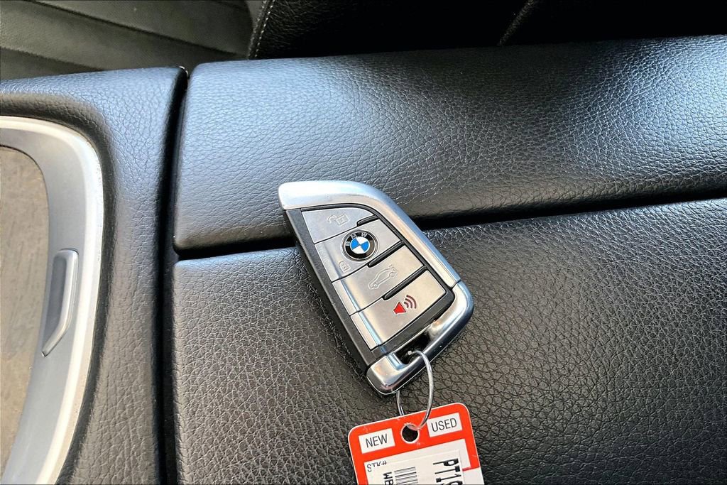 Used 2017 BMW 740e xDrive AWD/4WD image 35