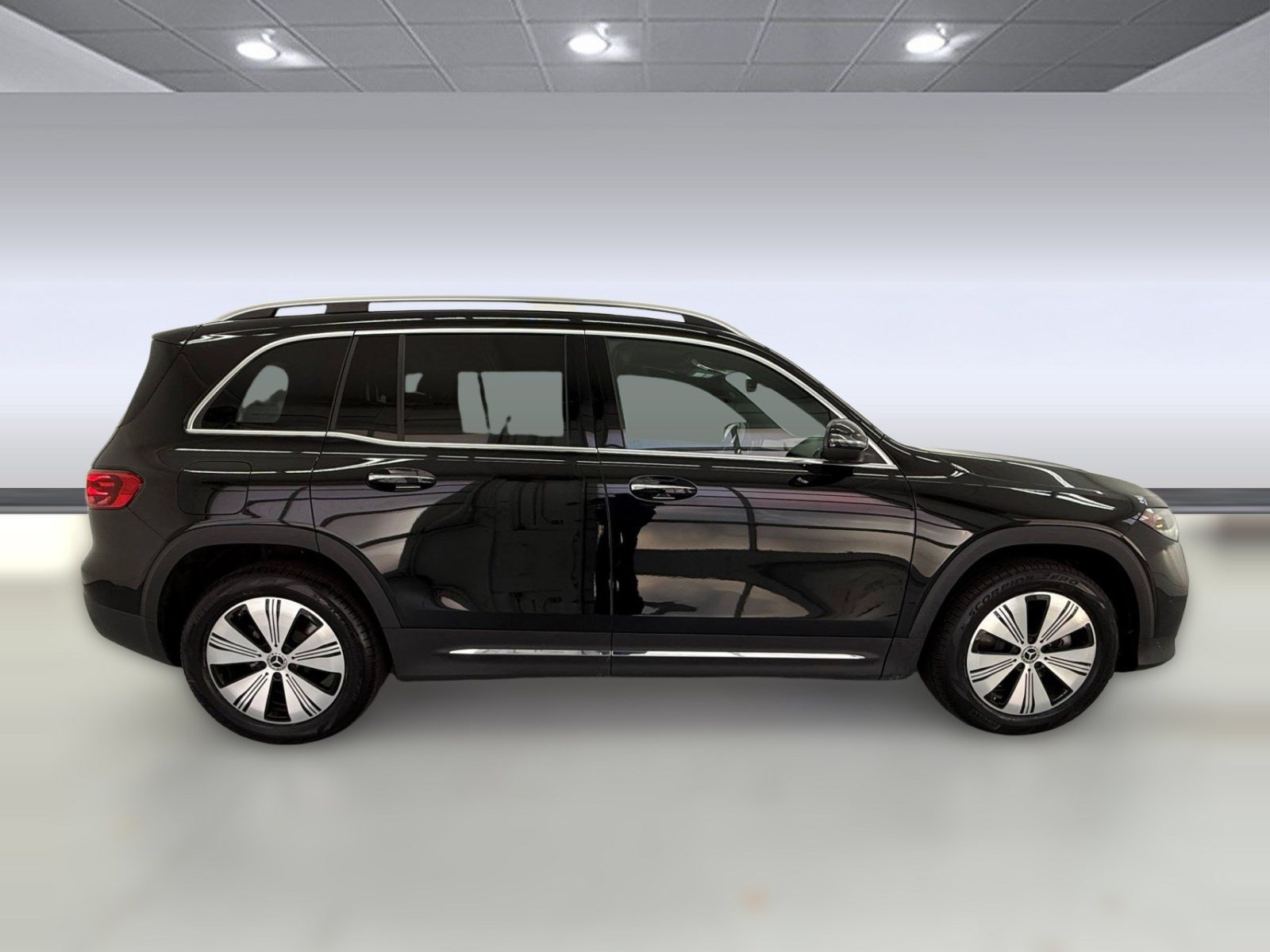 Used 2024 Mercedes-Benz EQB 250+ image 7