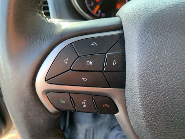 Used 2019 Jeep Grand Cherokee Altitude image 18