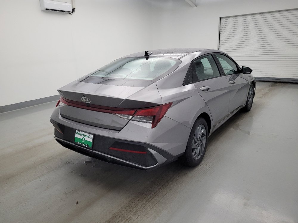 Used 2024 Hyundai Elantra SEL FWD image 9