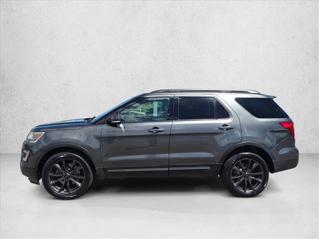 Used 2017 Ford Explorer XLT w/ Equipment Group 202A AWD/4WD image 9