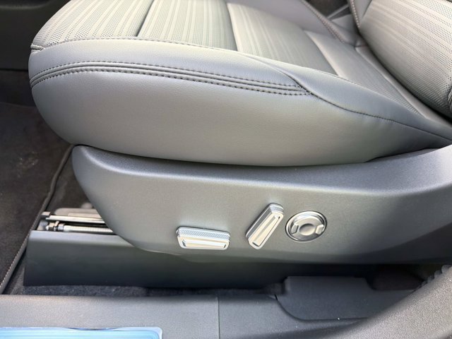 New 2026 Lincoln Nautilus Reserve AWD/4WD image 12