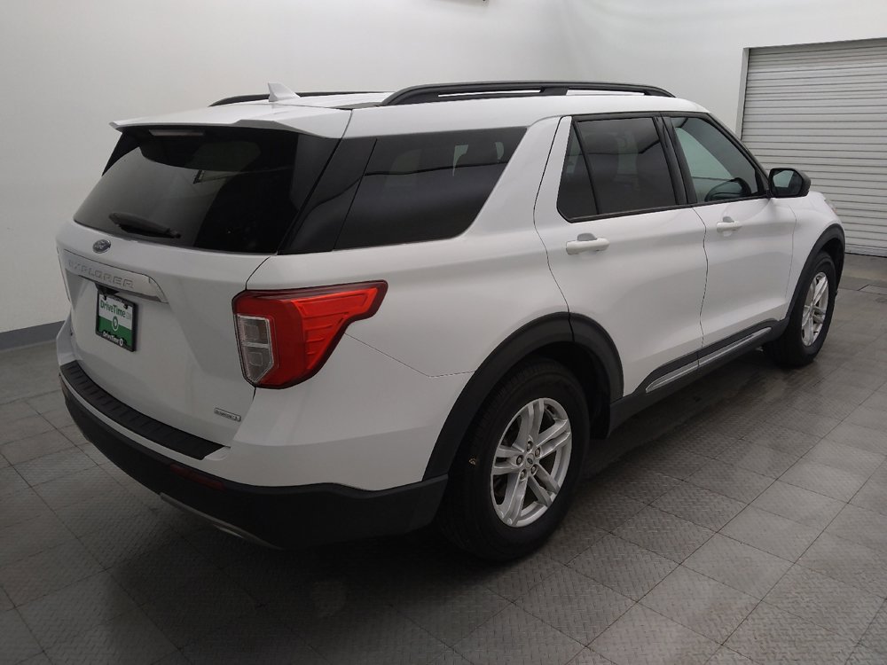 Used 2020 Ford Explorer XLT w/ Equipment Group 202A image 9