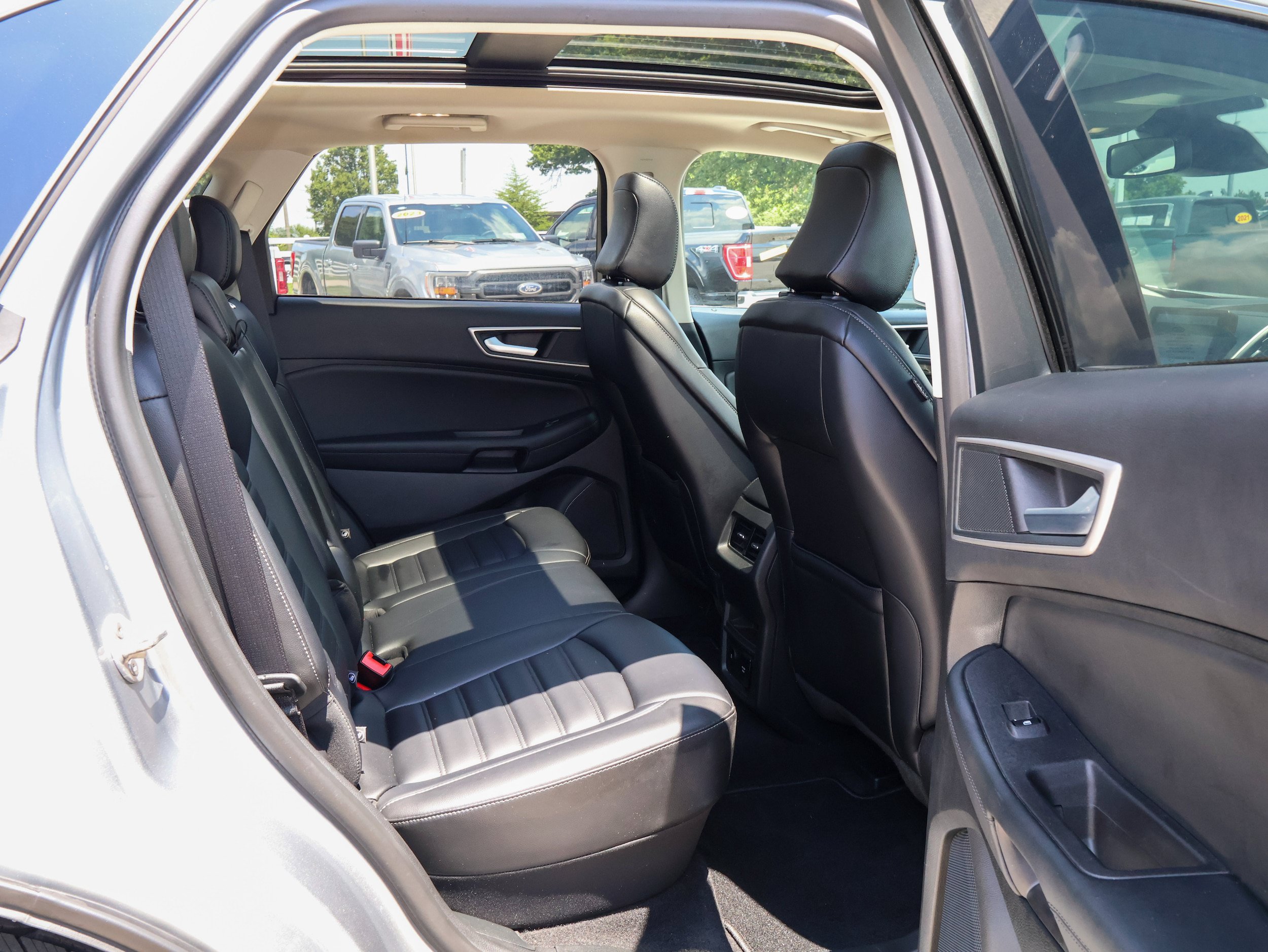 Used 2024 Ford Edge SEL w/ Convenience Package AWD/4WD image 32