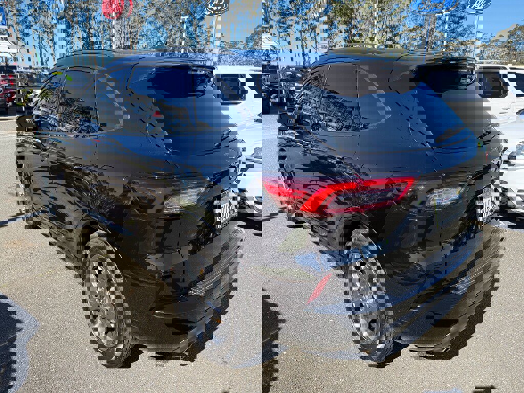 Used 2024 Ford Escape ST-Line w/ Cold Weather Package image 9