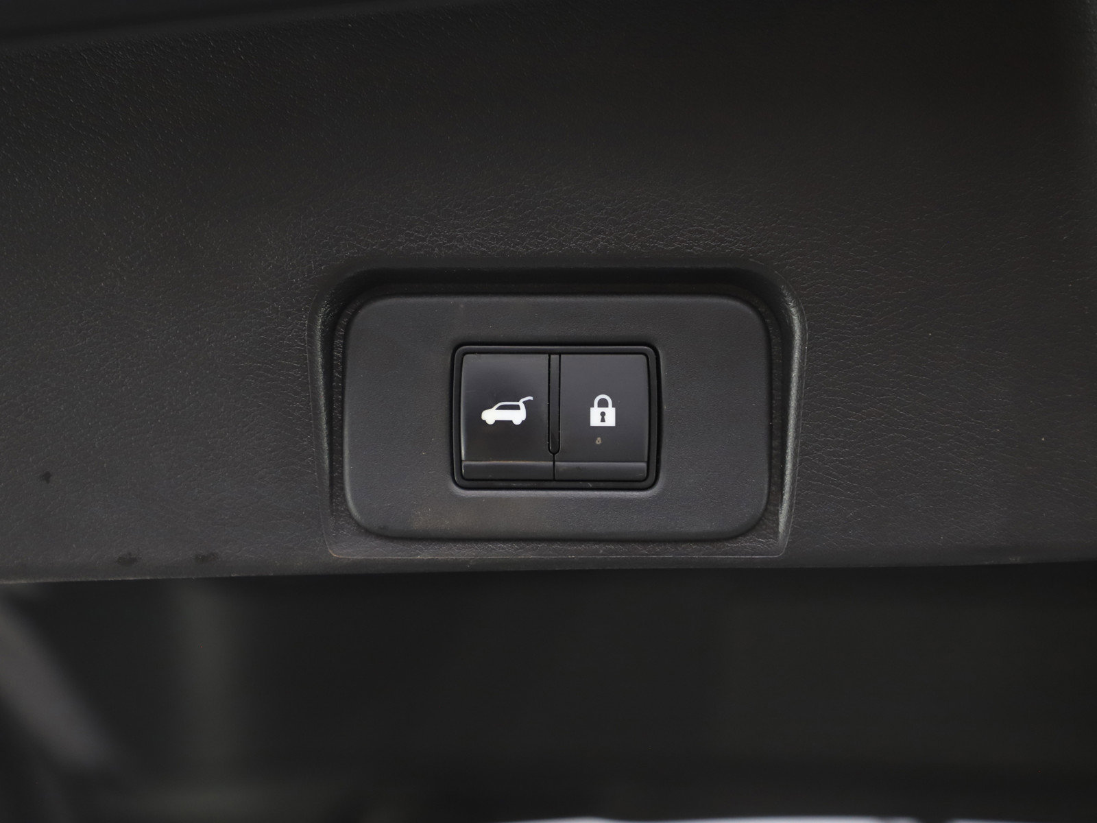 Used 2024 Nissan Rogue SL image 17