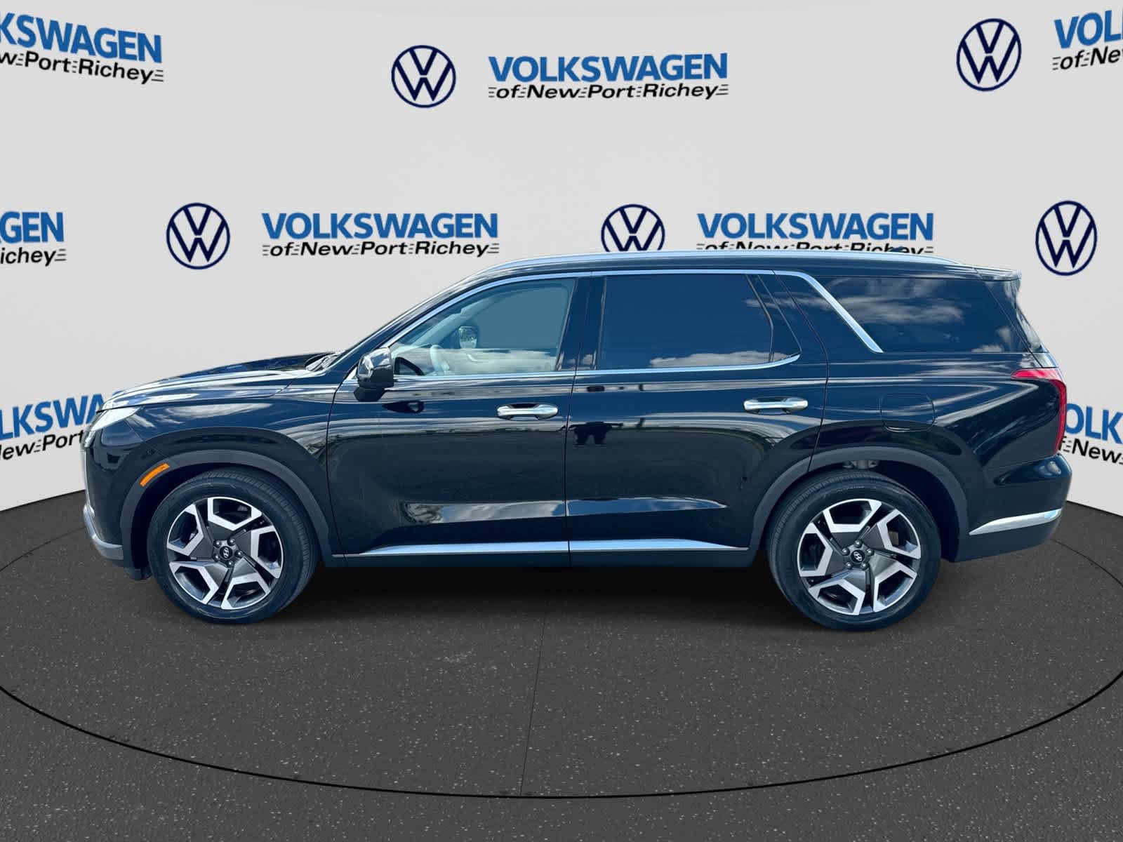 Used 2023 Hyundai Palisade Limited FWD image 11