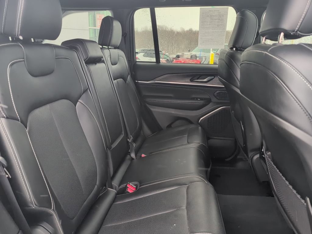 Used 2023 Jeep Grand Cherokee Overland image 15