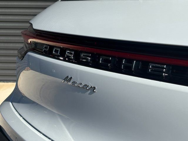 Used 2026 Porsche Macan AWD/4WD image 27