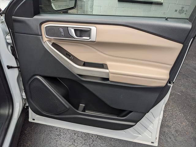 Used 2022 Ford Explorer XLT w/ Equipment Group 202A RWD image 19