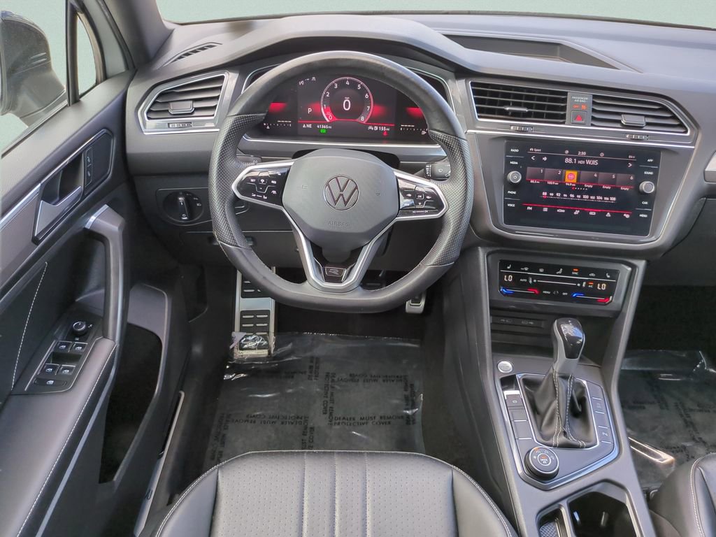 Used 2023 Volkswagen Tiguan SE R-Line AWD/4WD image 16