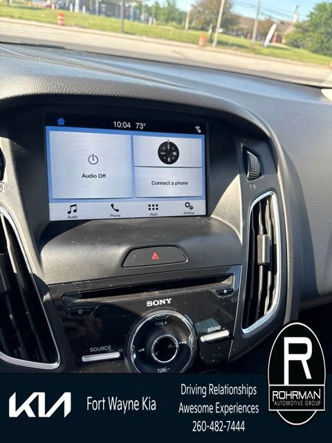 Used 2017 Ford Focus SEL w/ Cold Weather Package FWD image 10