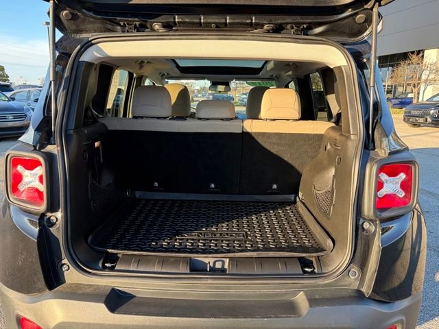 Used 2019 Jeep Renegade Latitude w/ Cold Weather Group image 20
