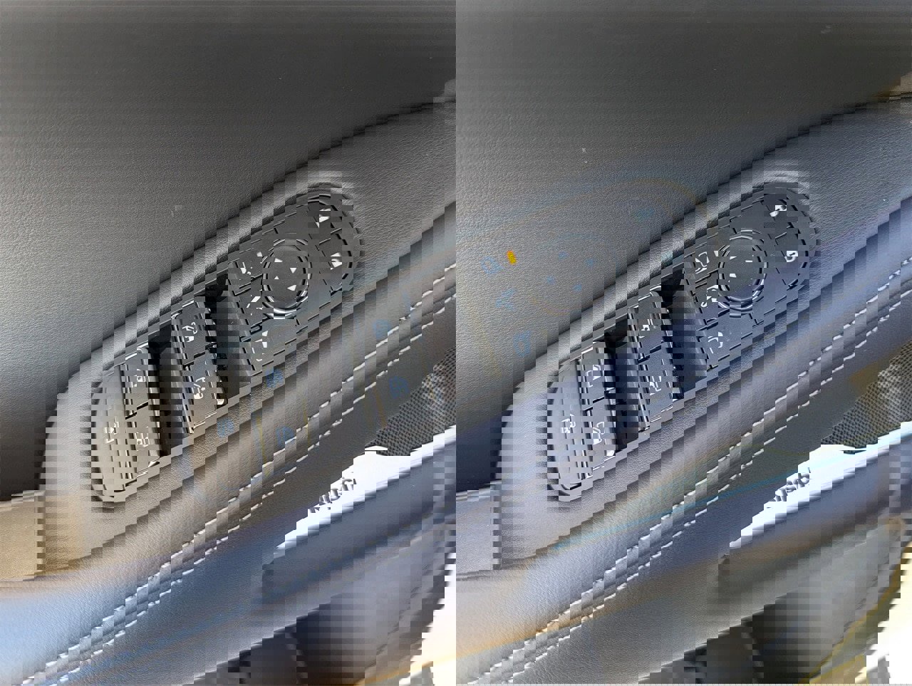 New 2026 INFINITI QX60 Sport image 15