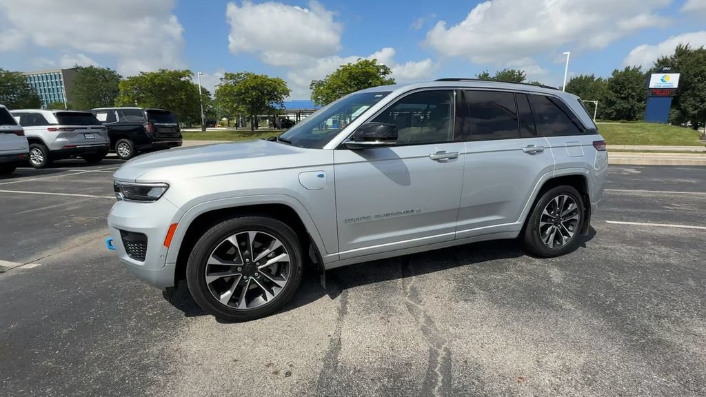Used 2022 Jeep Grand Cherokee Overland w/ Advanced Protech Group III AWD/4WD image 4