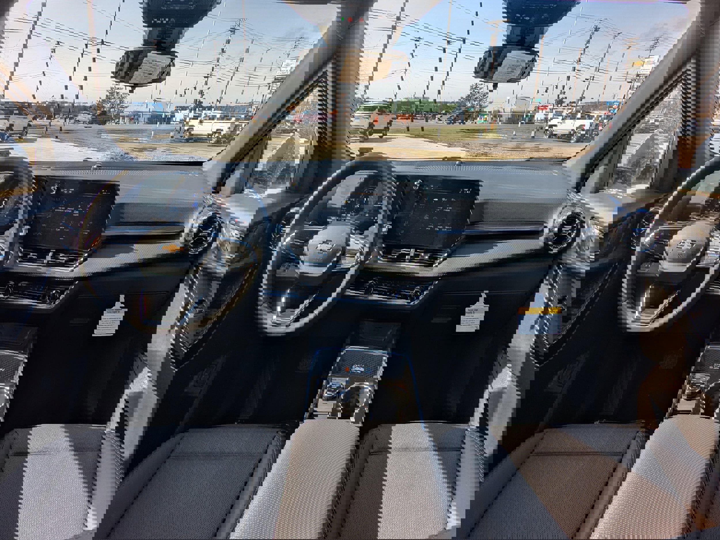 New 2026 Chevrolet Equinox LT w/ Convenience Package II image 8