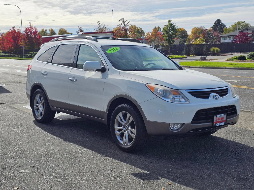 Used 2012 Hyundai Veracruz Limited w/ Entertainment Pkg FWD image 3