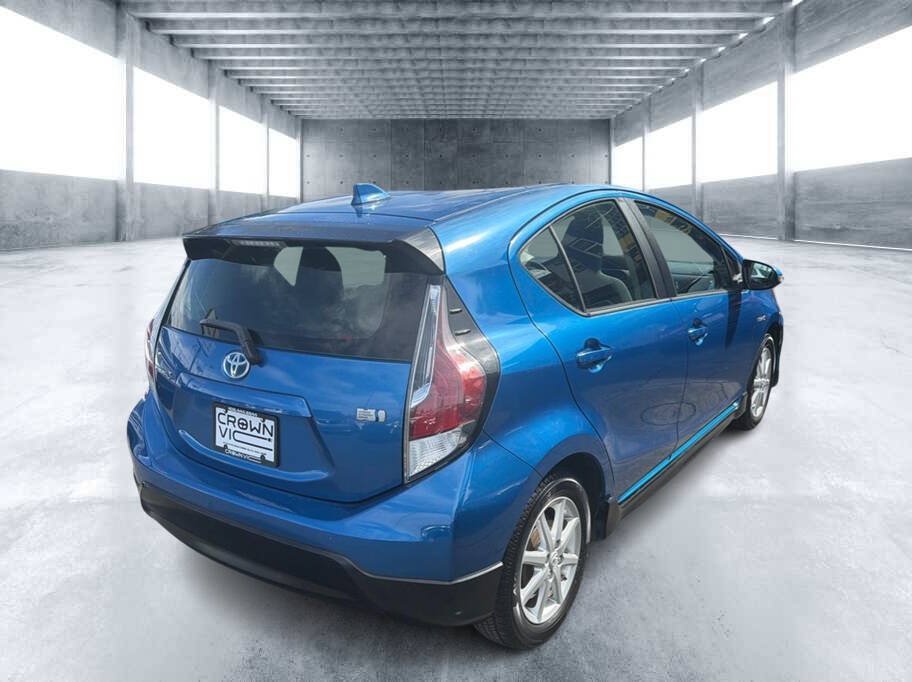 Used 2017 Toyota Prius C One FWD image 4