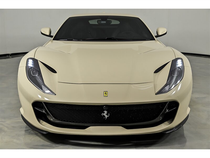 Used 2019 Ferrari 812 Superfast RWD image 4