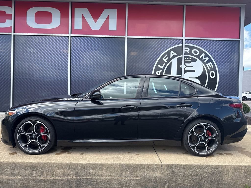 Used 2023 Alfa Romeo Giulia Veloce image 15