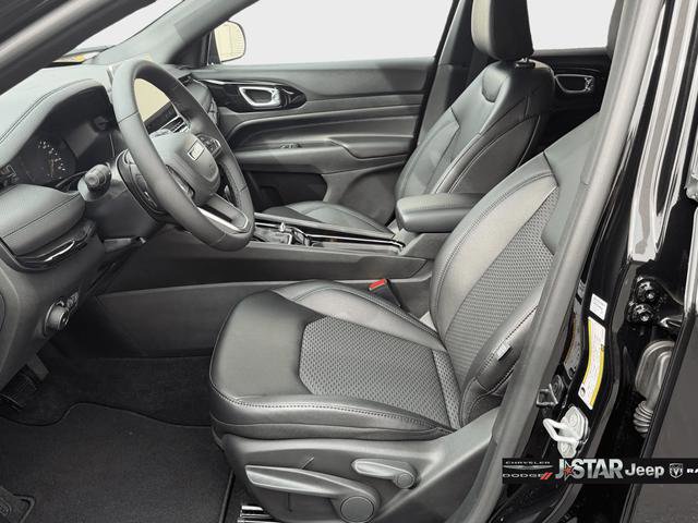New 2026 Jeep Compass Latitude image 9