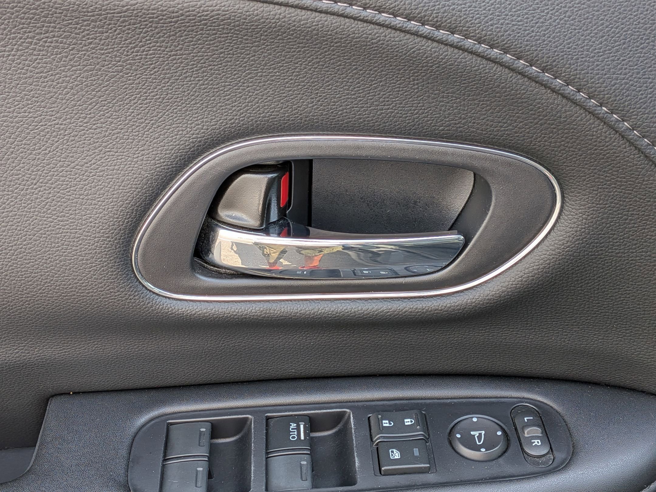 Used 2020 Honda HR-V EX-L image 12