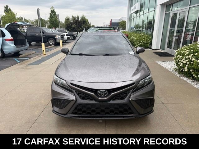 Used 2022 Toyota Camry SE w/ Audio Upgrade Package FWD image 2
