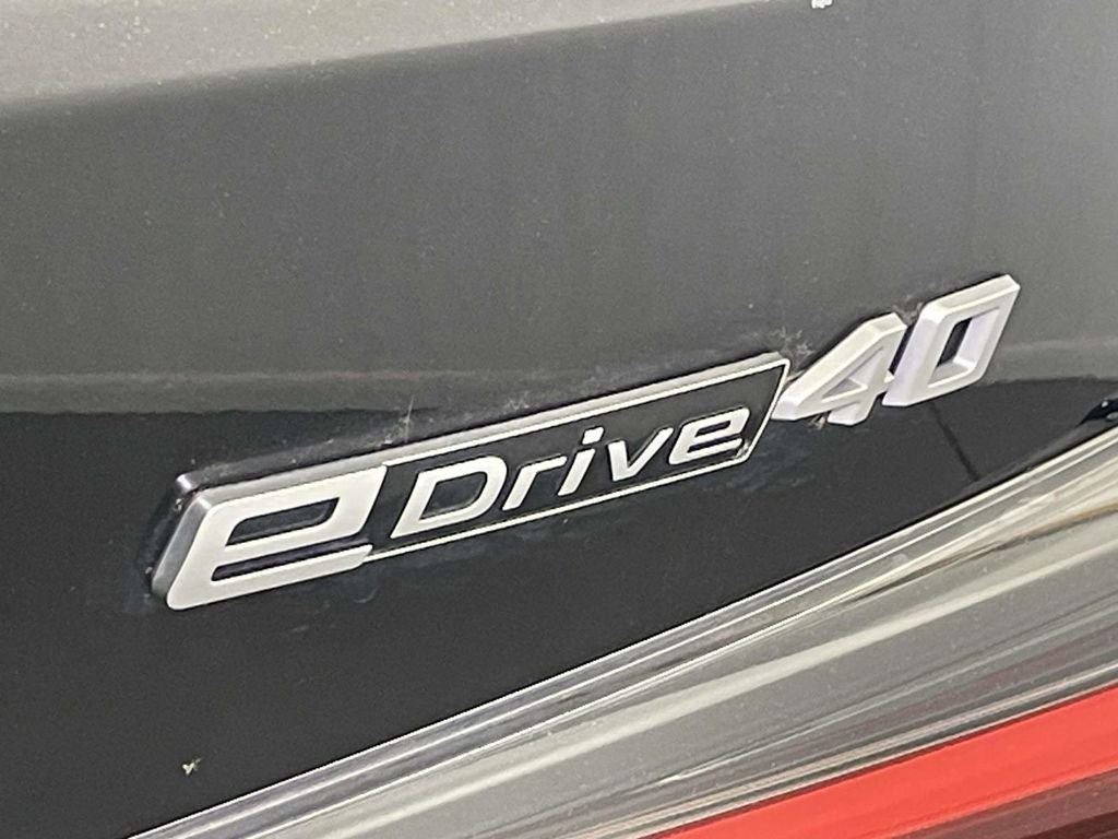 Used 2023 BMW i4 eDrive40 w/ Premium Package RWD image 11