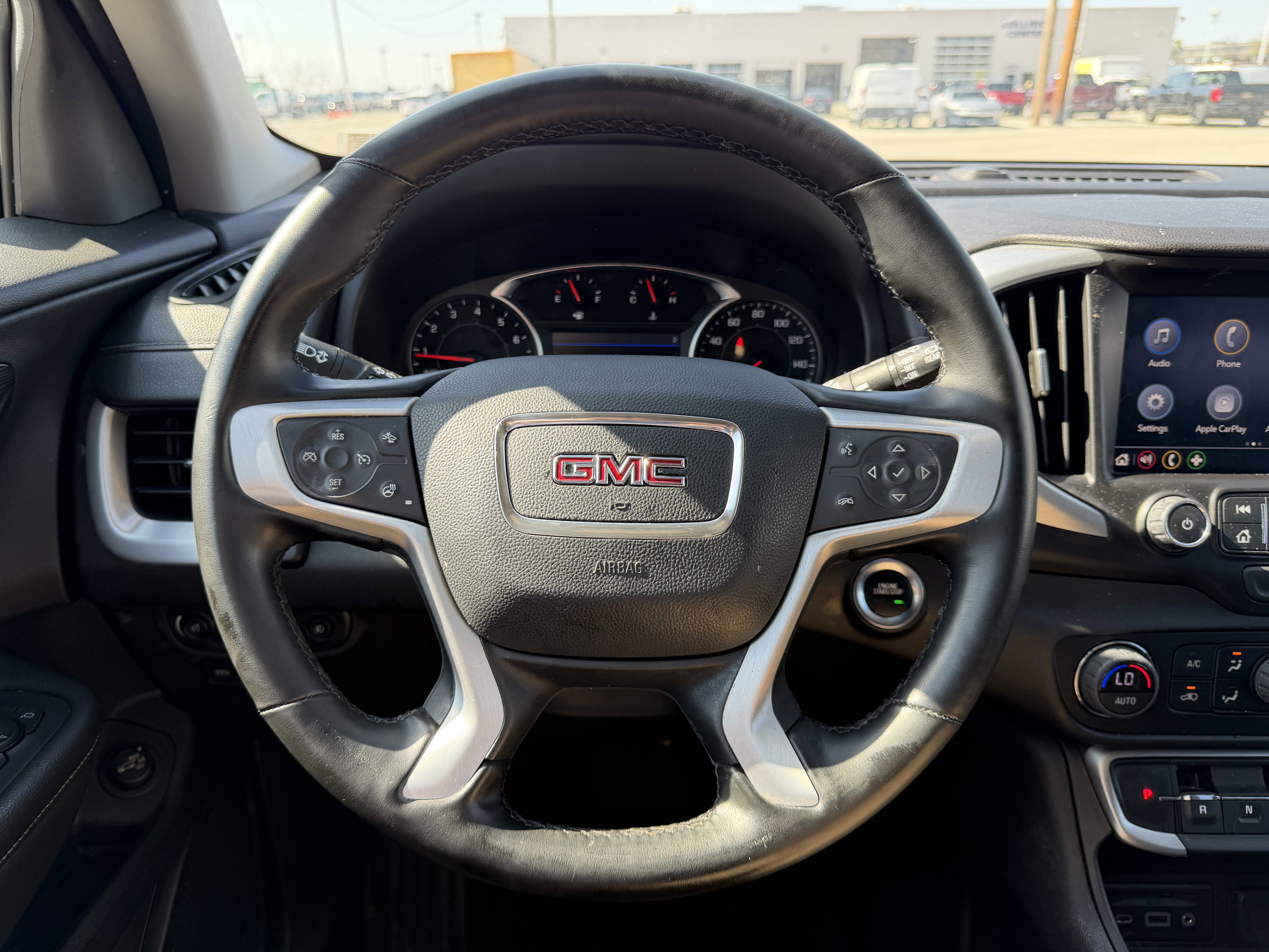Used 2023 GMC Terrain SLT image 15