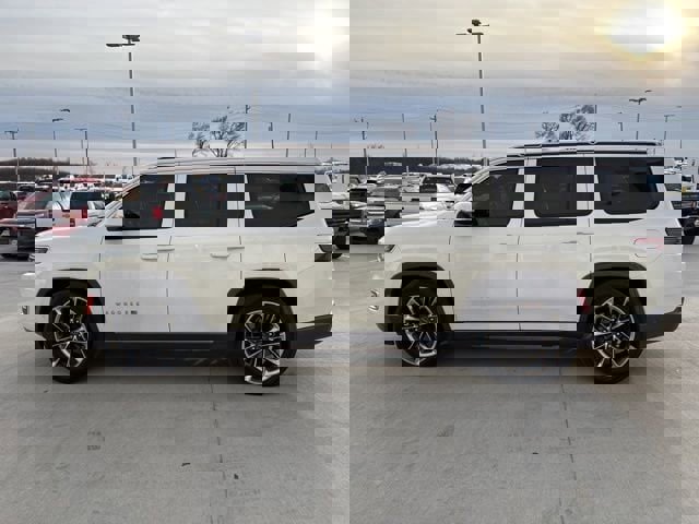 Used 2022 Jeep Wagoneer Series III w/ Premium Group I image 6