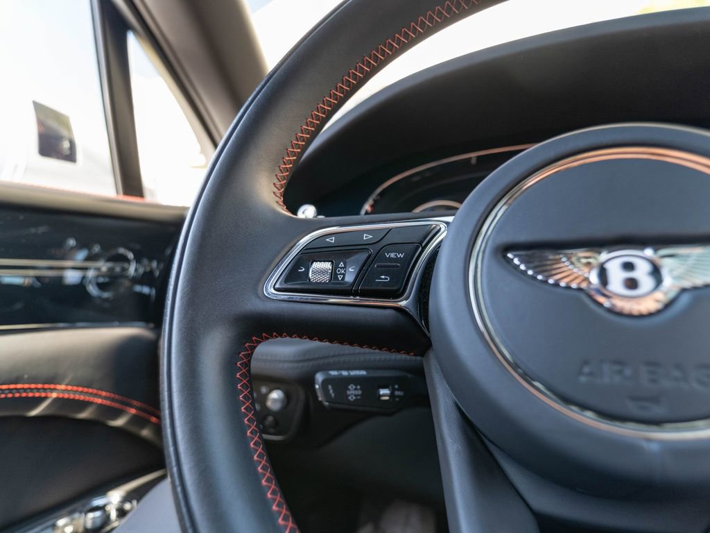Used 2023 Bentley Bentayga Extended Wheelbase AWD/4WD image 8
