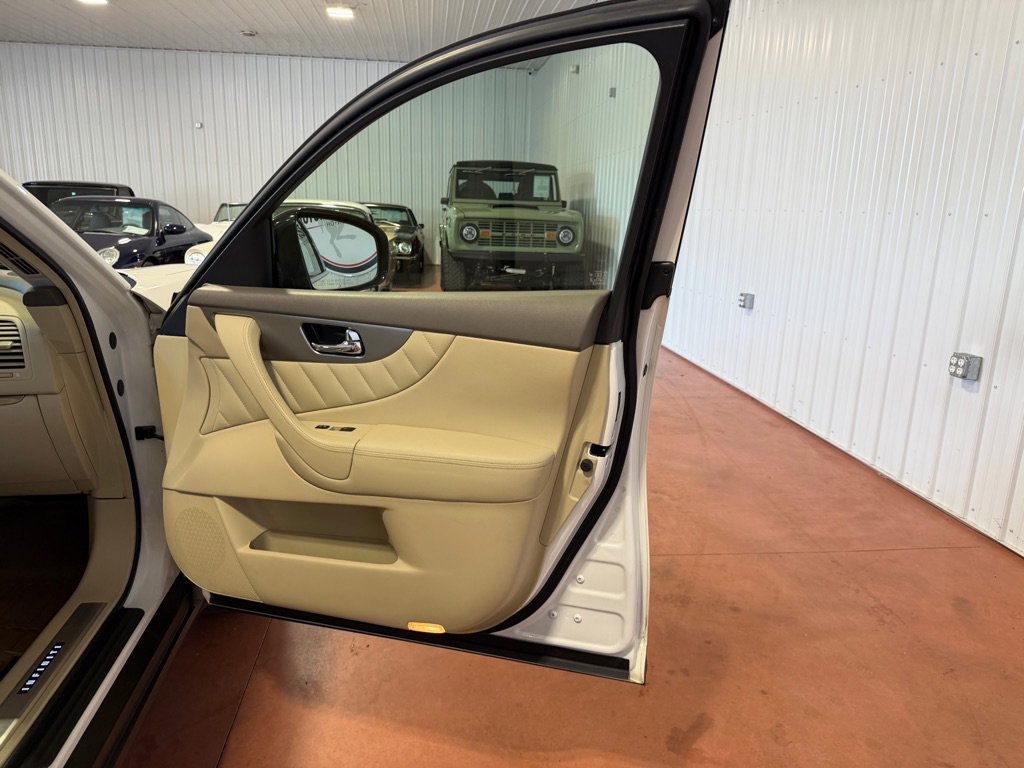 Used 2013 INFINITI FX37 AWD w/ Premium Pkg image 22