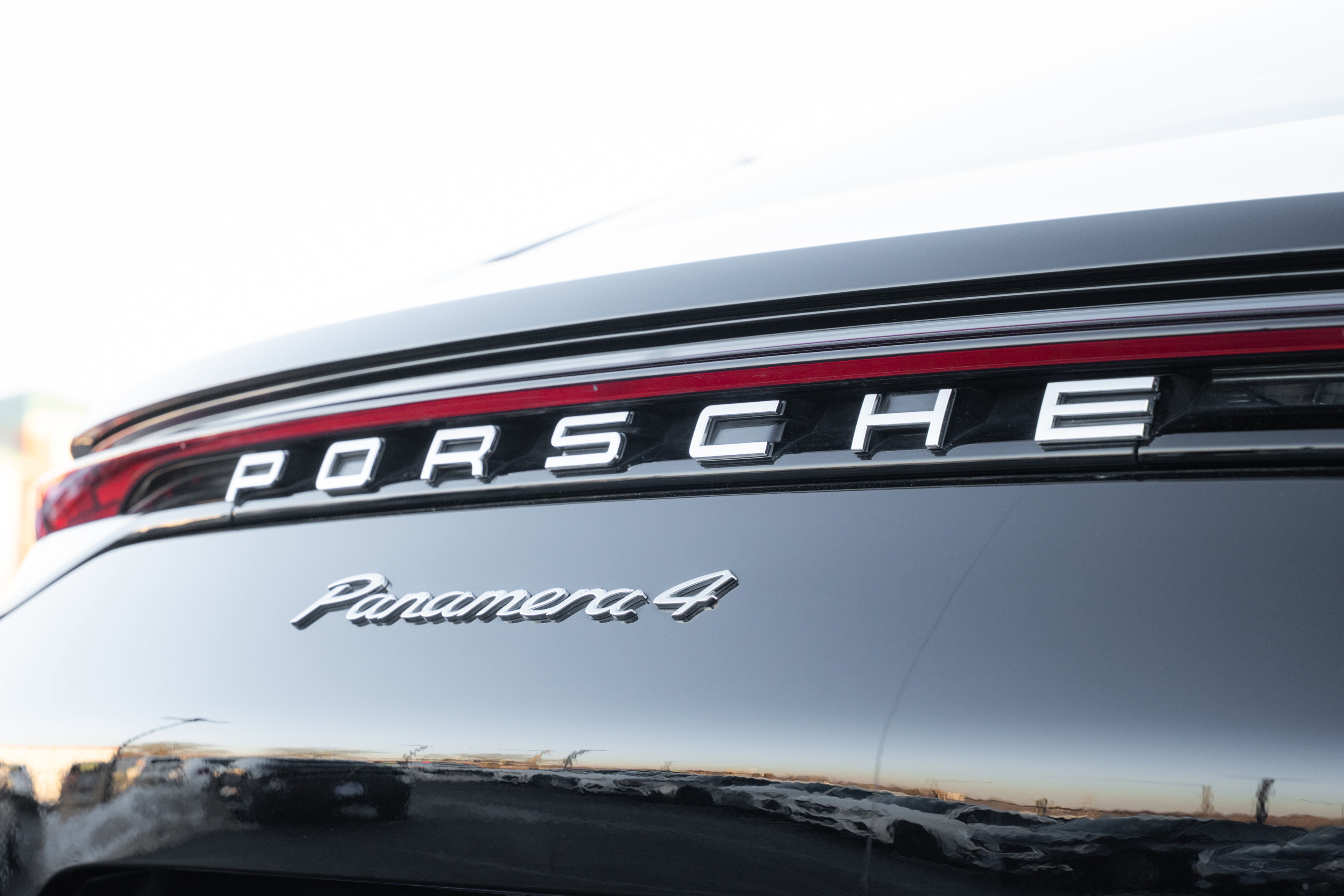 Used 2023 Porsche Panamera 4 image 36