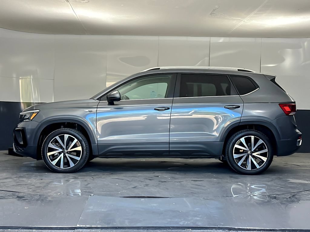 Used 2023 Volkswagen Taos SE FWD image 6
