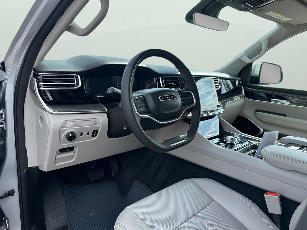 Used 2022 Jeep Wagoneer Series III w/ Premium Group I image 25