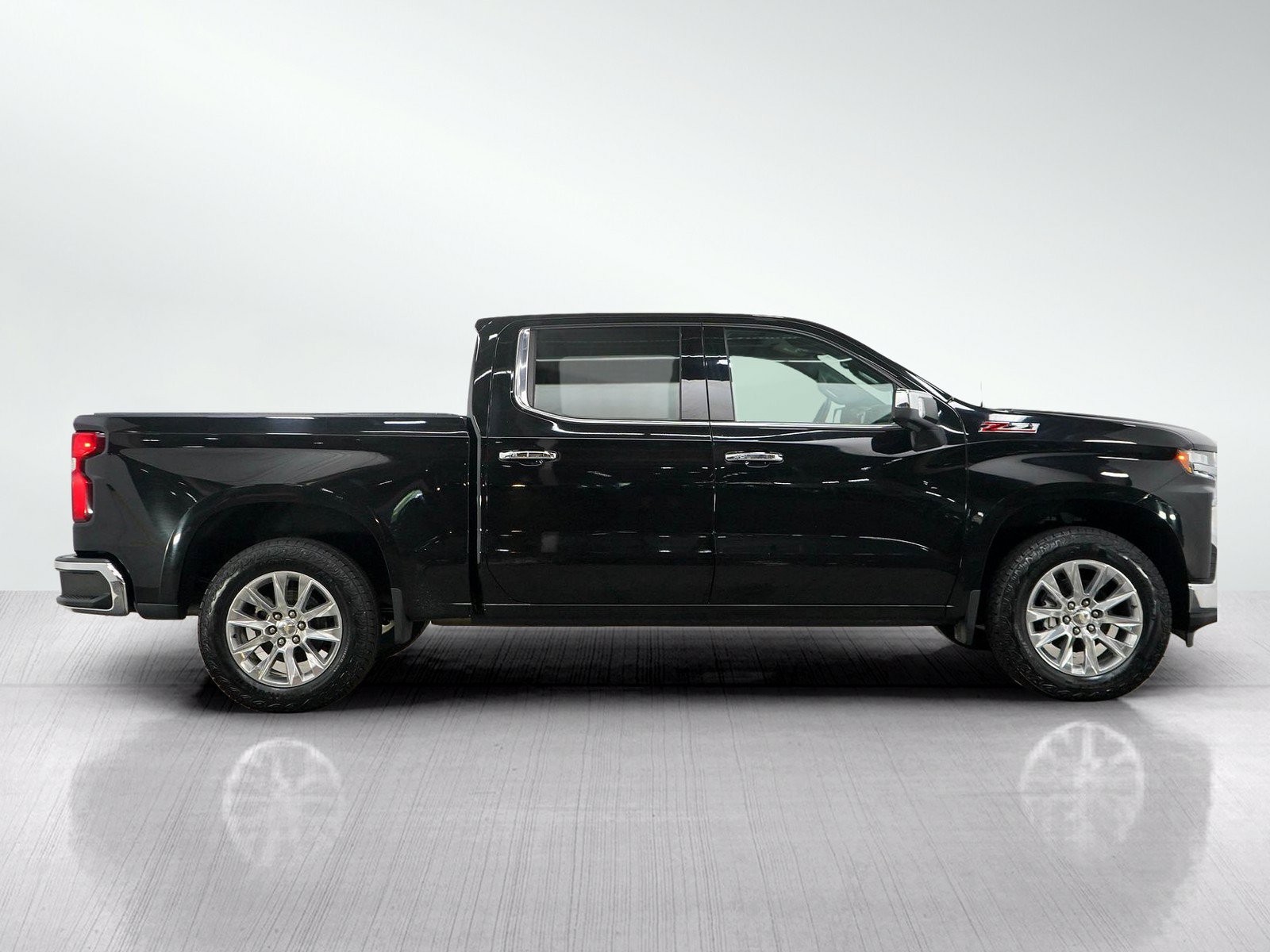 Used 2019 Chevrolet Silverado 1500 LTZ AWD/4WD image 6