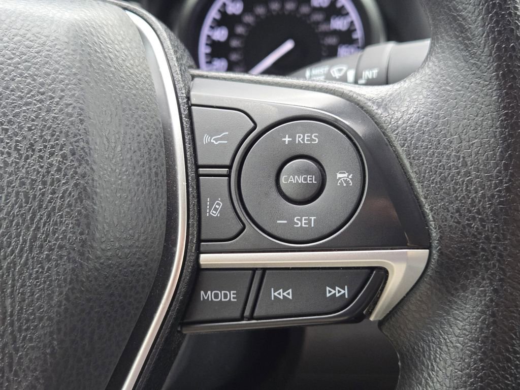 Used 2022 Toyota Camry LE FWD image 27