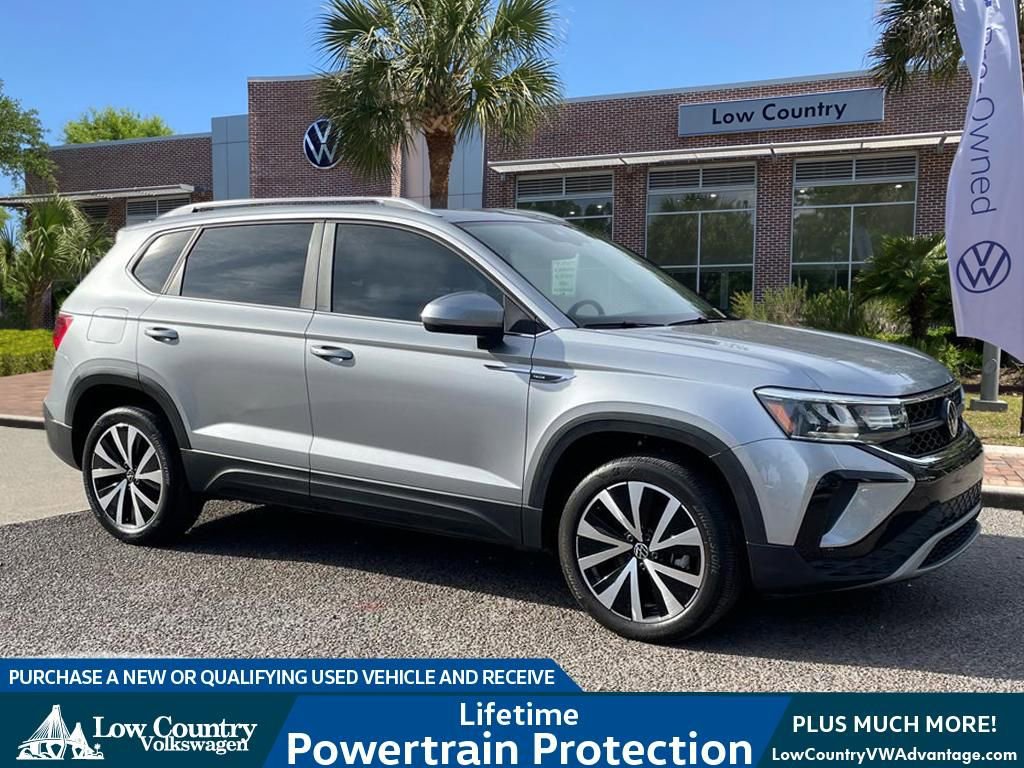 Used 2023 Volkswagen Taos SE image 1