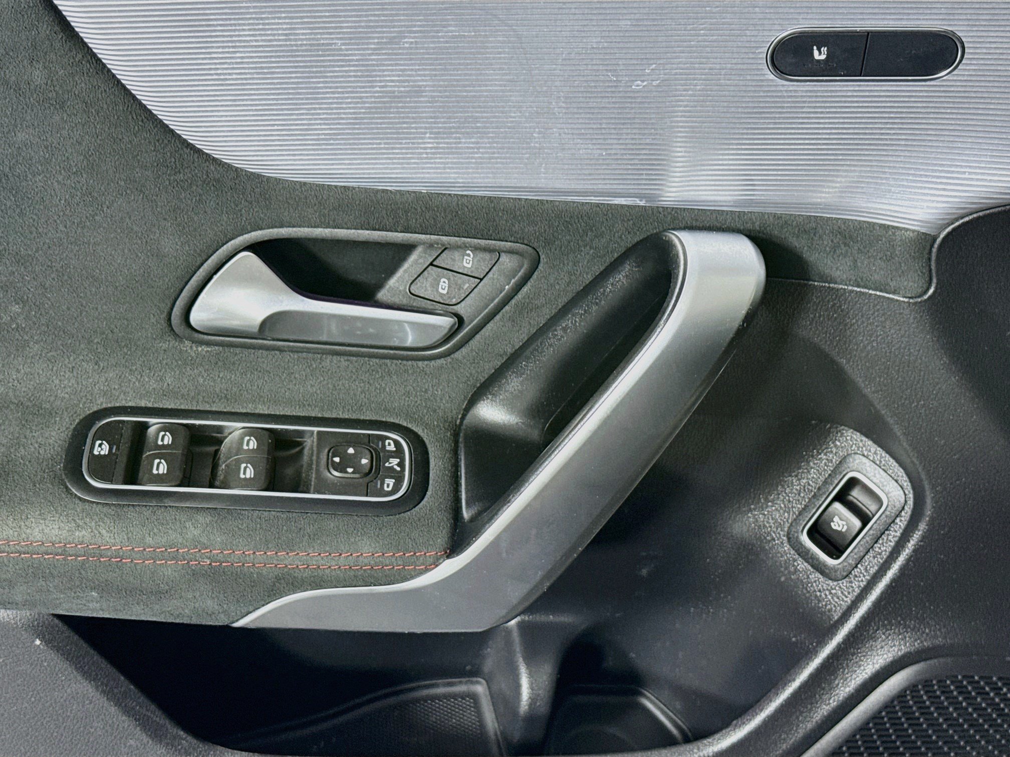 Used 2022 Mercedes-Benz CLA 250 image 24