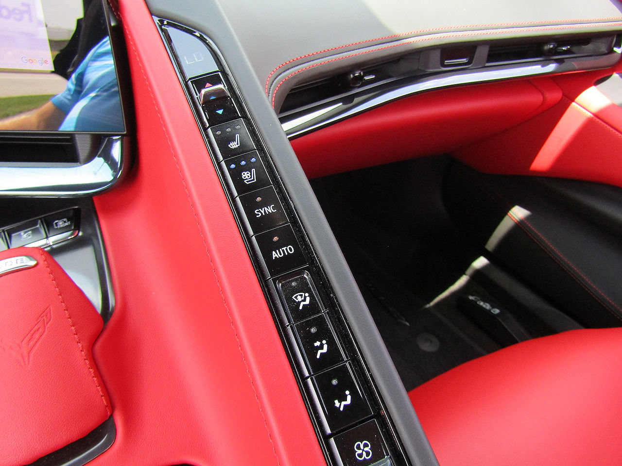 Used 2024 Chevrolet Corvette Z06 w/ Z07 Performance Package RWD image 17