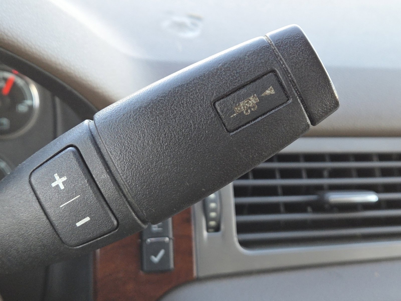 Used 2012 GMC Yukon SLT w/ SLT-2 Equipment Package image 31