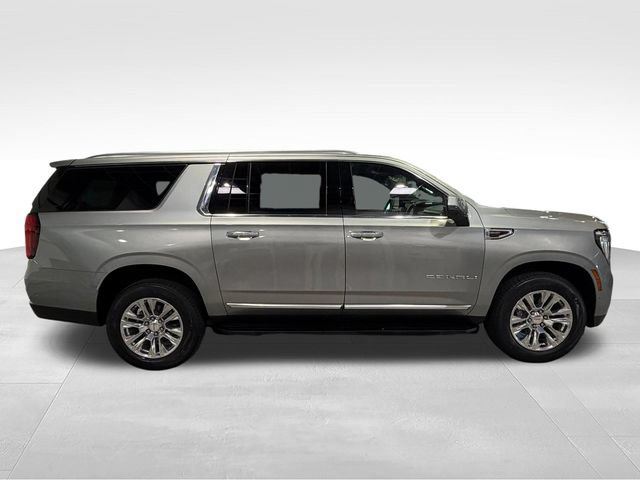 Used 2025 GMC Yukon XL Denali AWD/4WD image 4