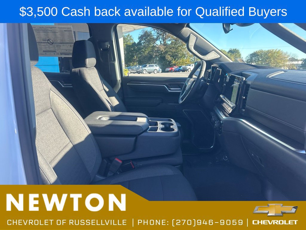 New 2026 Chevrolet Silverado 1500 LT w/ LPO, Dark Essentials Package AWD/4WD image 15
