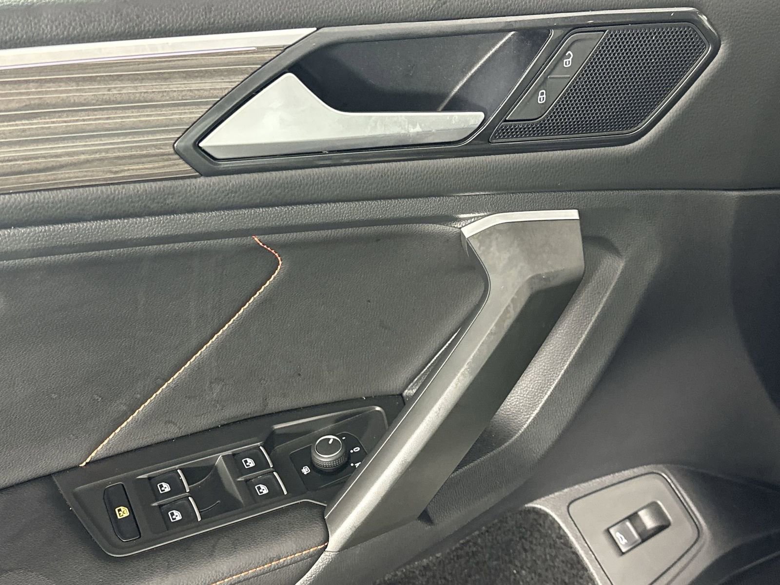 Used 2024 Volkswagen Tiguan Wolfsburg Edition image 17